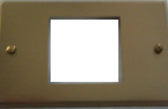 Immagine di PLACCA ALLUMINIO BRONZO UNEL CENTRATA